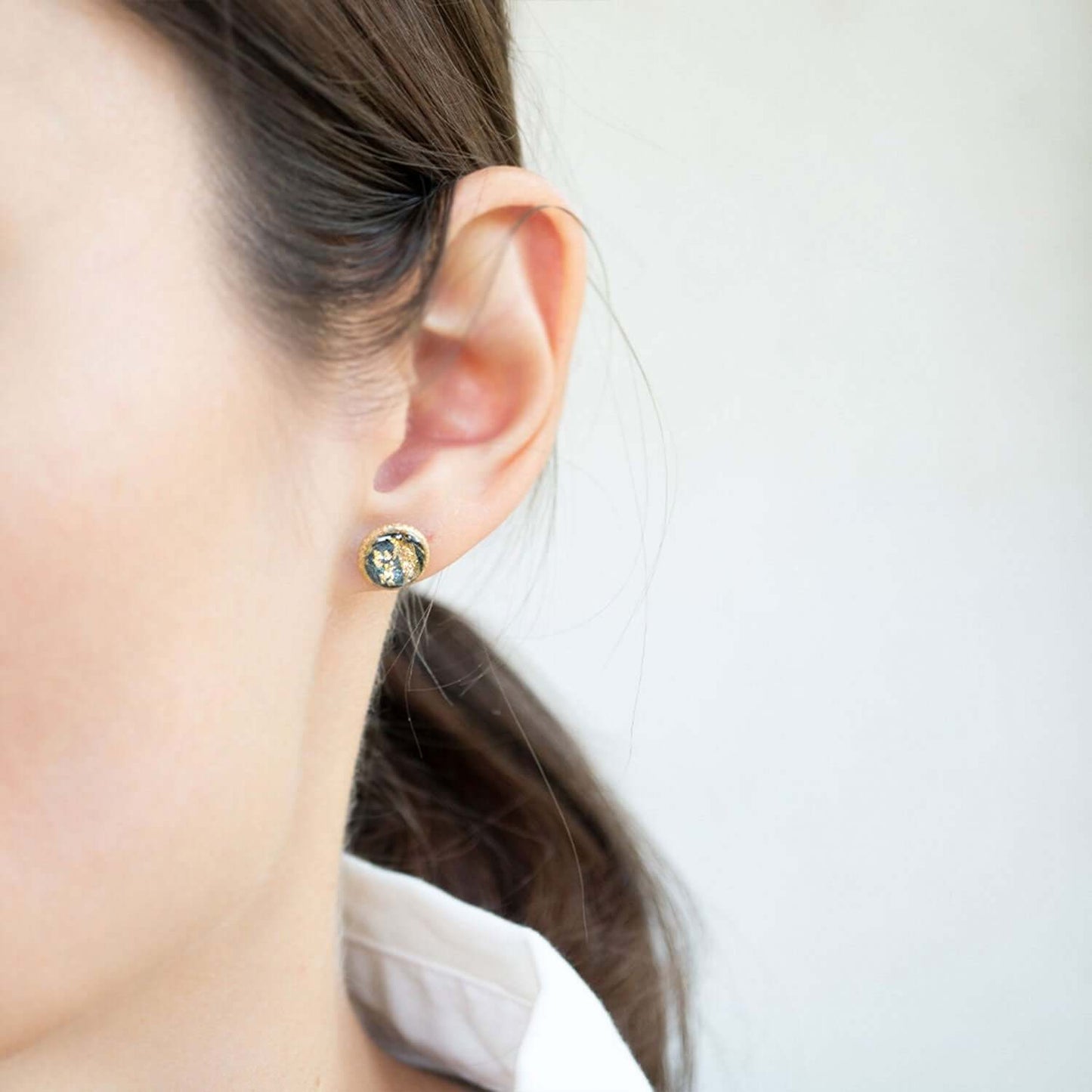 Round Shimmer Foils Stud Earrings