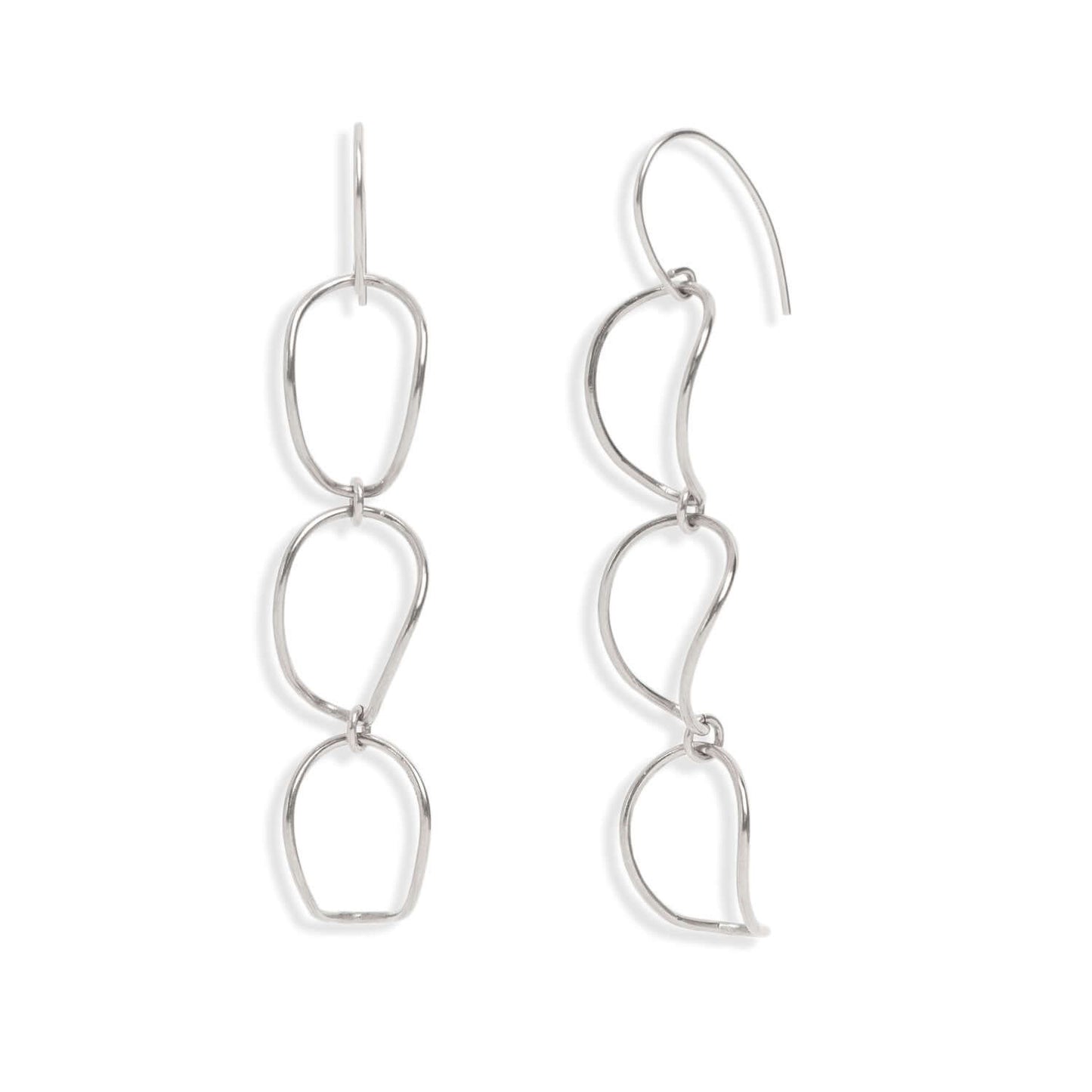 Minimalist dangling earrings in Silver