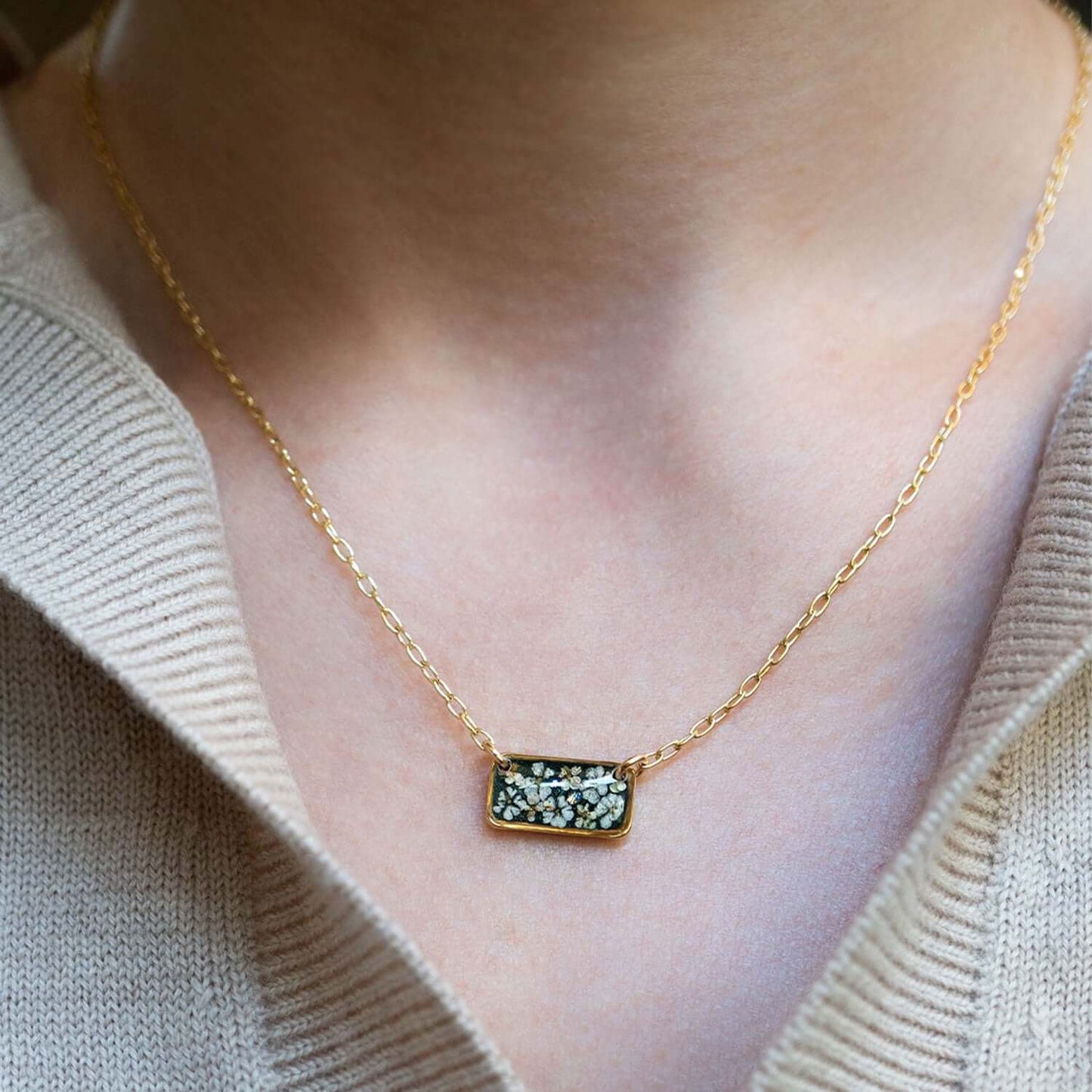 Mini Bar Flower Necklace