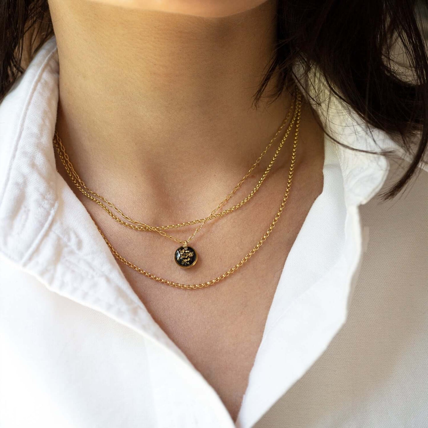 Small Circle Shimmering Necklace