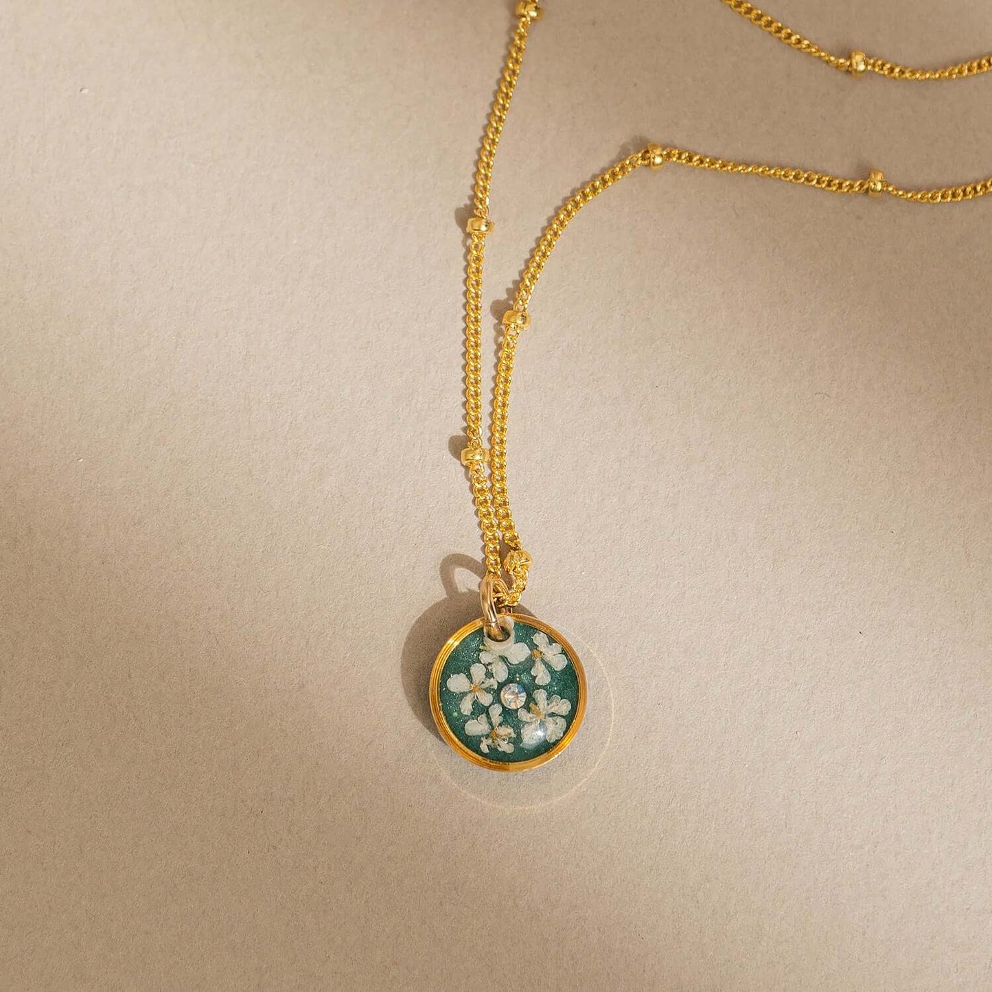 Small Circle Flower Necklace