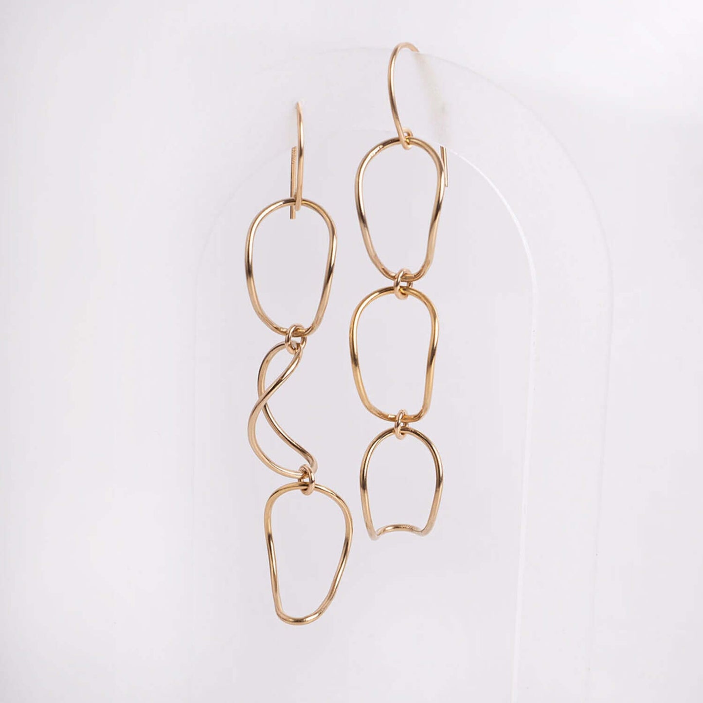 Minimalist dangling earrings