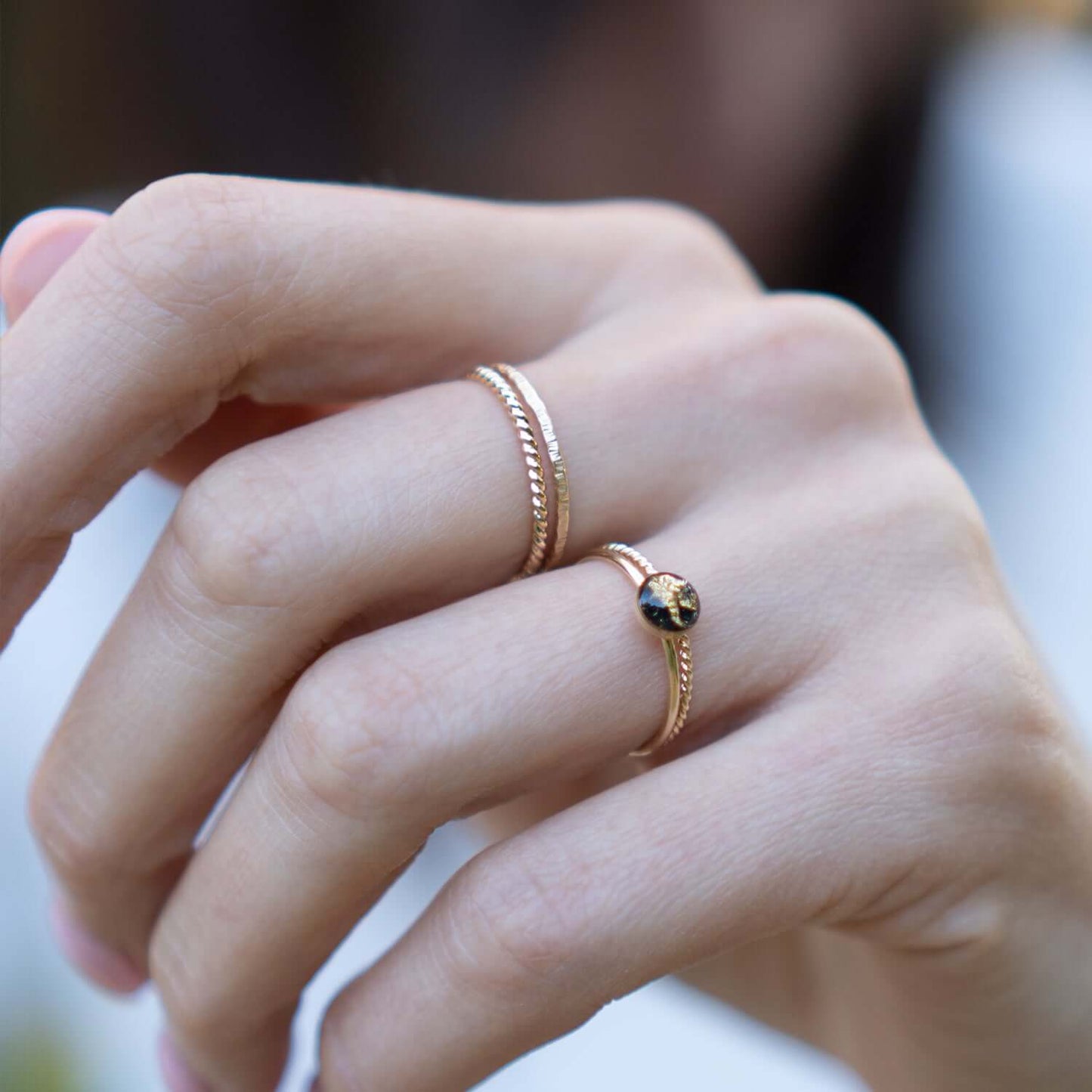 Textured stacking ring