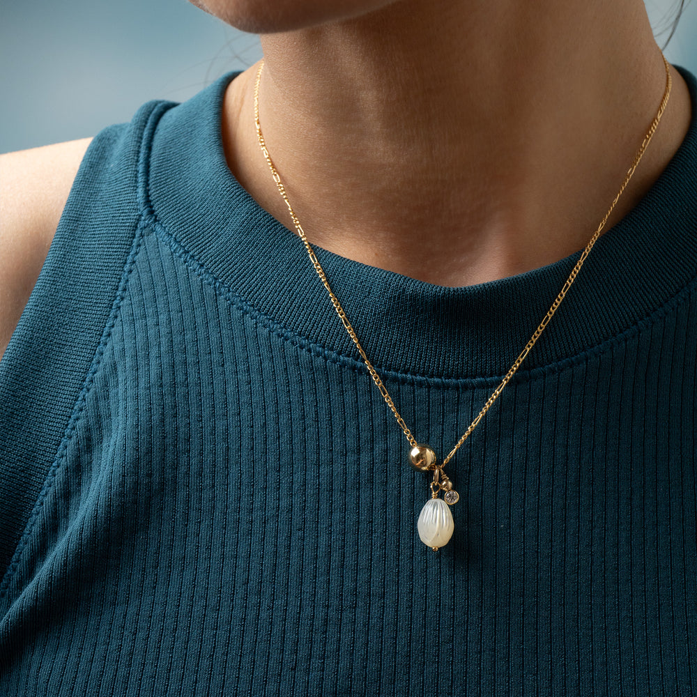 Floral Pearl Necklace