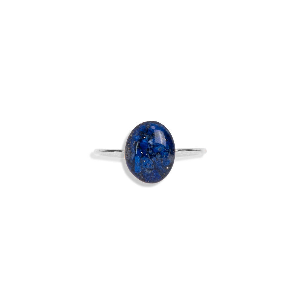 Delicate Oval Lapis ring in Silver