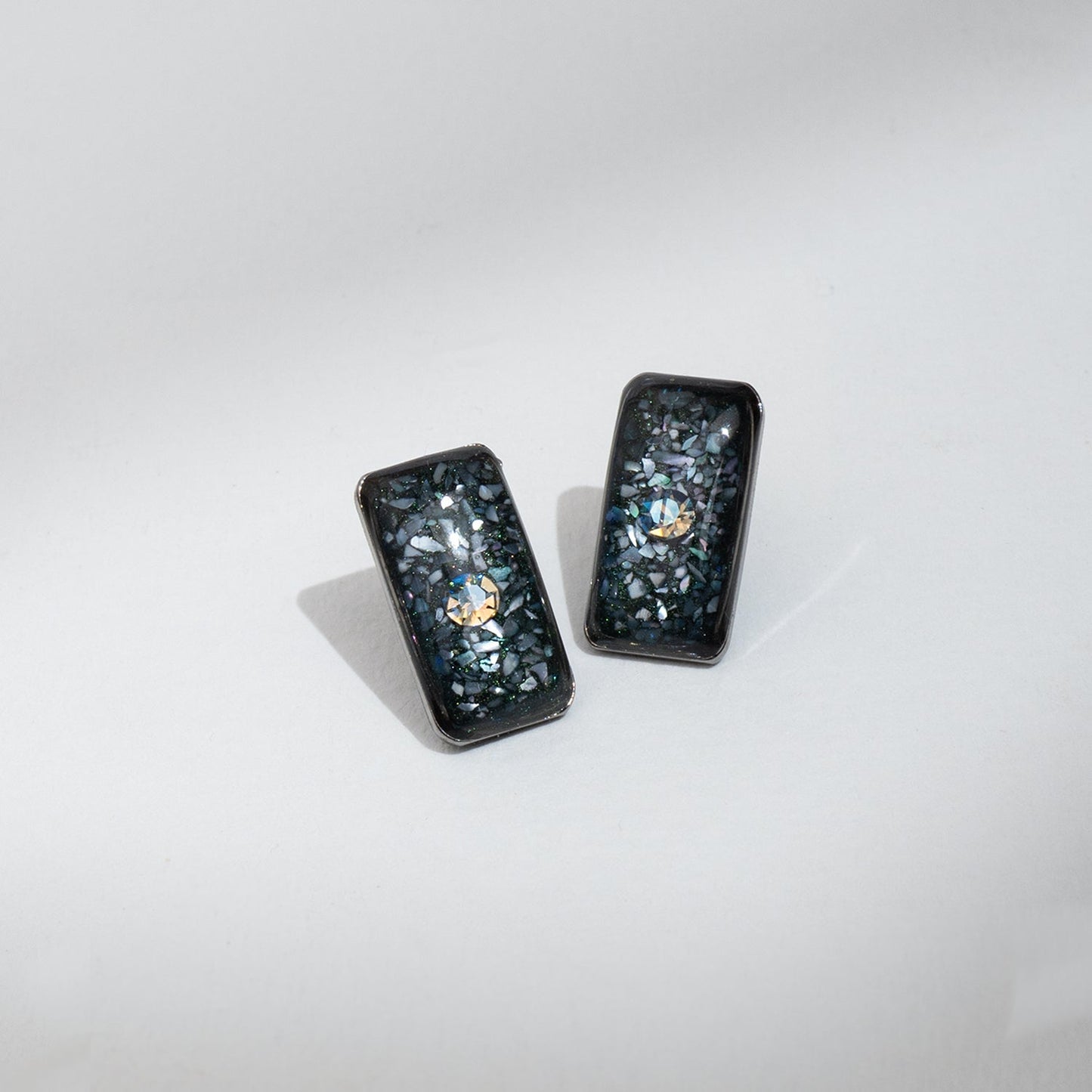 Lulu Bar Stud Earrings - Kate Koel