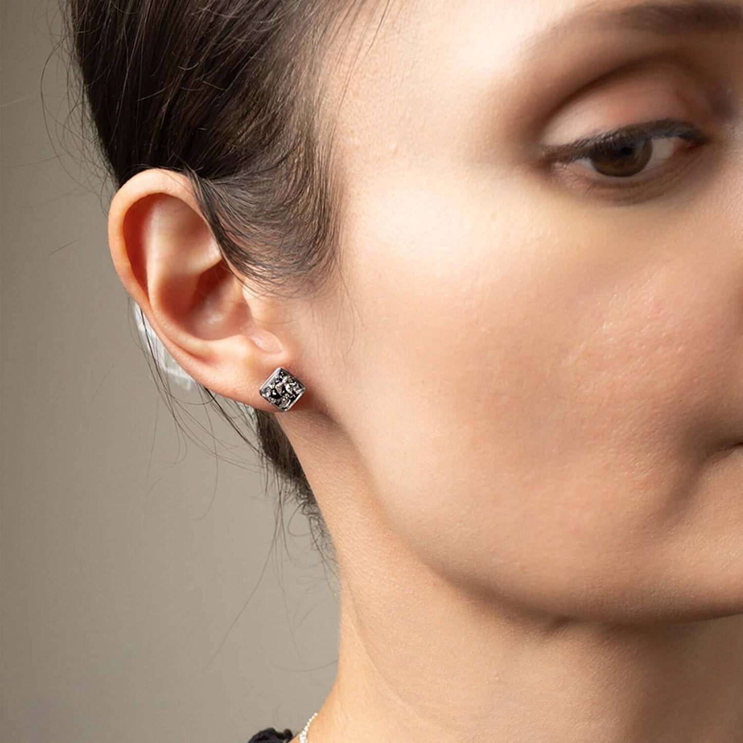 Square Shimmer Stud Earrings in Silver - Kate Koel