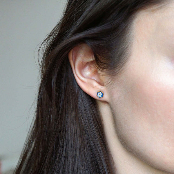 Tiny hexagon flower earrings in Silver - Kate Koel