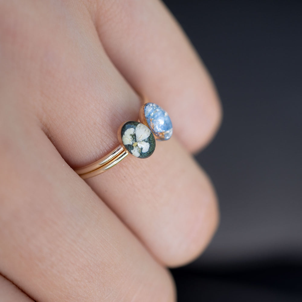 
                  
                    Tiny Oval Flower Green Ring
                  
                