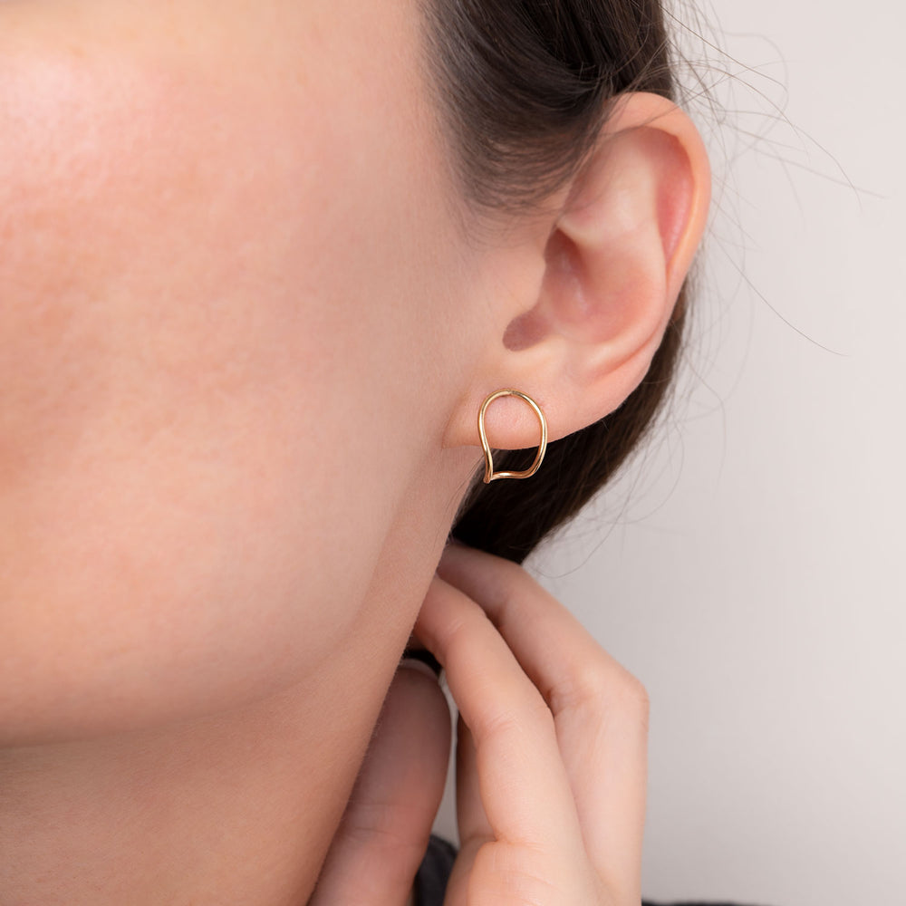
                      
                        Minimalist Earrings
                      
                    